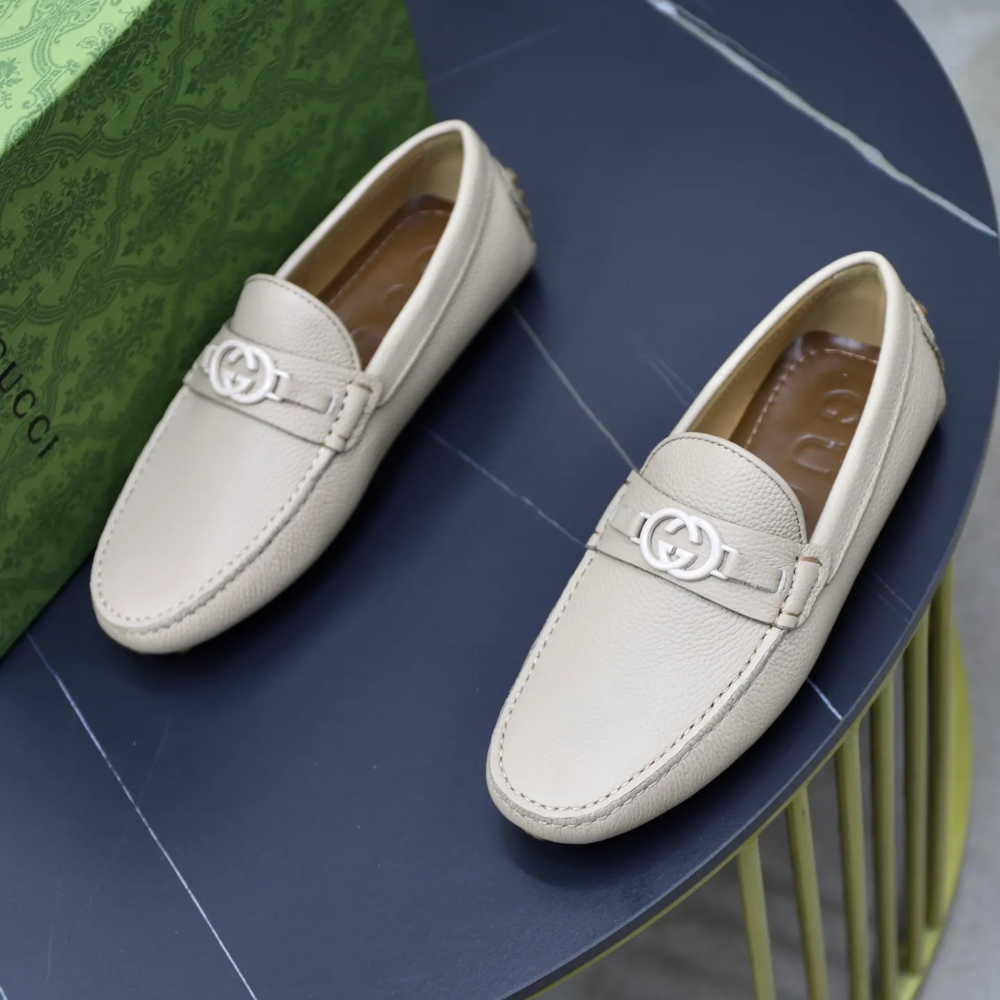 Ex-factory price: 460💰[GUCCI] Gucci ⚠️High-end men’s driving and pedal series ⚠️38-44 (customized for 45) ⚠️All original cowhide leather! Thick and soft! Made entirely of calfskin lining! Rubber sheet anti-slip beanie sole! Three-dimensional package technology! Fashionable and classic! Handicrafts! Original high quality! Feel free to compare!